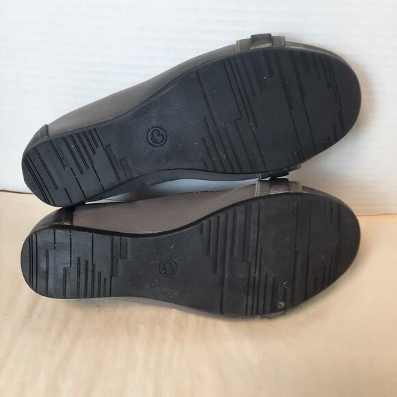 Bare Traps Miana Ballet‎ Flats Women's Size 7 W Gray Memory Foam Buckle - Picture 7 of 7